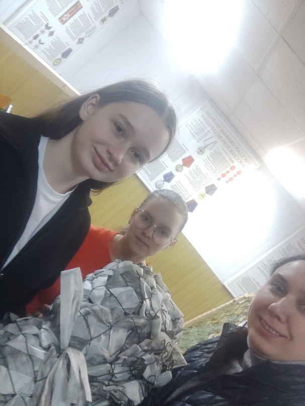 &amp;quot;Помогаем нашим&amp;quot;.